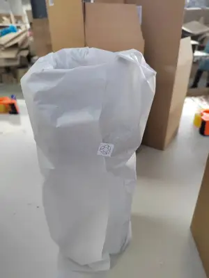 glass candle holder packing with white paper and recyalbe label